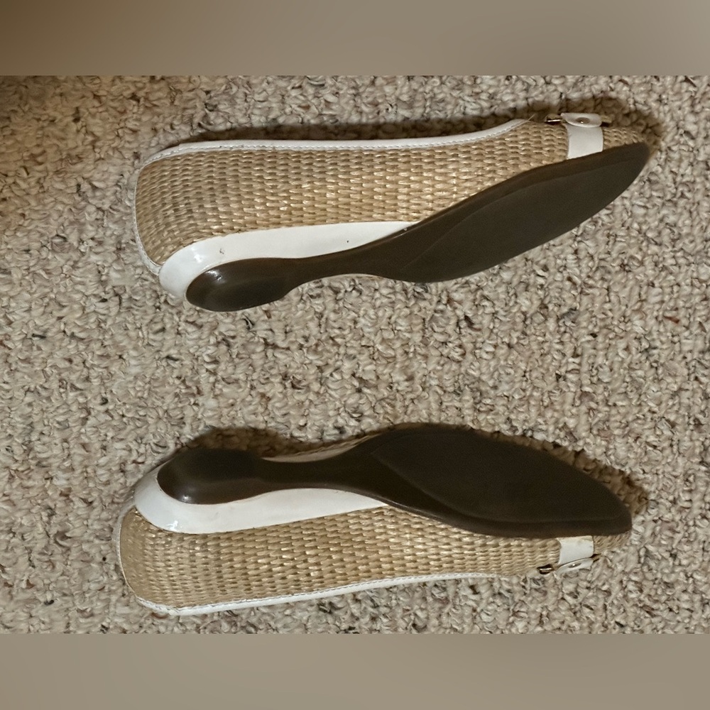 Liz Claiborne Women's "Aleya" Beige/White Woven Wicker Flats Shoes Size 9.5M - Picture 2 of 13
